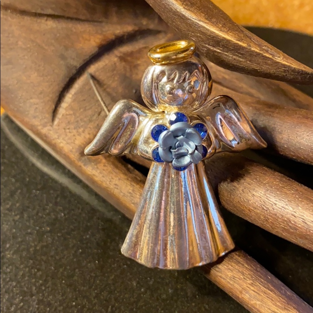 Angel pin Silvertone/with goldtone halo 😇